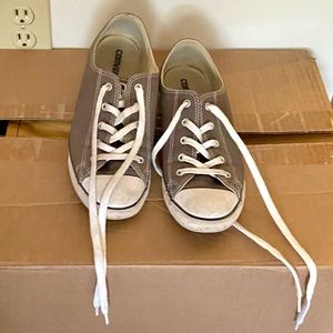 Converse Lite/Dainty Sneakers